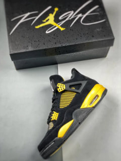 Nike Air Jordan 4 Yellow Thunder 2023 na internet