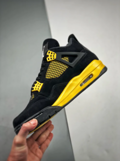 Nike Air Jordan 4 Yellow Thunder 2023 na internet