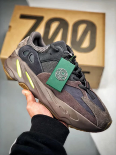 Adidas Yeezy Boost 700 Mauve - comprar online