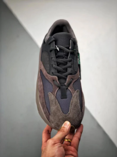 Adidas Yeezy Boost 700 Mauve - comprar online