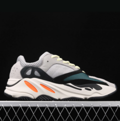 Adidas Yeezy Boost 700 Wave Runner na internet