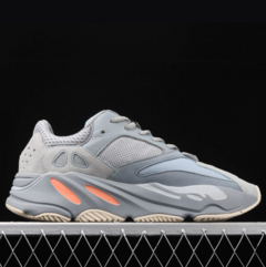 Adidas Yeezy Boost 700 Inertia Grey na internet