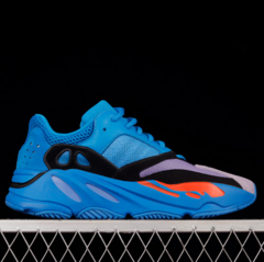 Adidas Yeezy Boost 700 Blue Hi-Res Magenta na internet