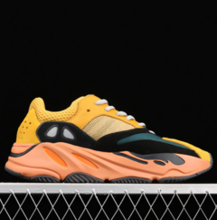 Adidas Yeezy Boost 700 Sun na internet