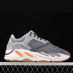 Adidas Yeezy Boost 700 Magnet na internet