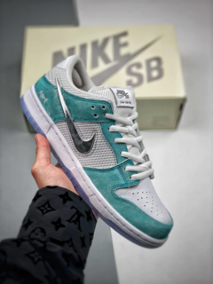 Nike Dunk Low SB April By Shane O'Neill - comprar online