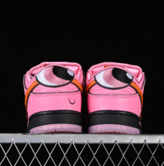 Nike SB Dunk Low x Powerpuff Girls Blossom na internet