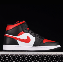 Nike Air Jordan 1 Mid Bred na internet