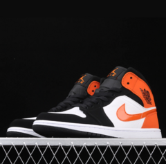 Imagem do Nike Air Jordan 1 Mid Shattered Backboard