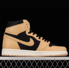 Nike Air Jordan 1 Retro High Heirloom na internet