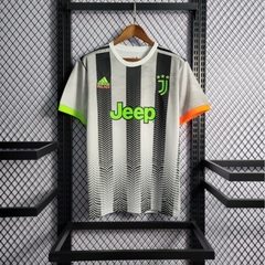 Uniforme Juventus By Palace na internet