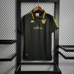 Uniforme Venezia Titular 2022-2023 na internet