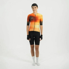 JERSEY CICLISMO SAFETTI GOLDHOUR MUJER MANGA CORTA (114 USD)