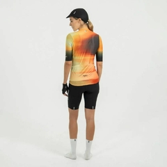 JERSEY CICLISMO SAFETTI GOLDHOUR MUJER MANGA CORTA (114 USD) - comprar online