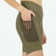 SHORT TITÁN PARA ENTRENOS, RUNNIG TREIKING COLOR OLIVA SAFETTI MUJER (68USD ) no se transparenta en internet