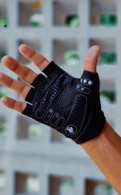 GUANTES SAFETTI MODELO NERO ESSENZIALES UNISEX (37 USD) en internet