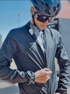 Imagen de CHAQUETA DE CICLISMO SAFETTI ROMPEVIENTO FERRARA/TRENTINO HOMBRE (USD 119) perfecta contra viento y llovizna