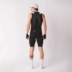 CALZA DE CICLISMO GIRONA SAFETTI HOMBRE PARA 6HRS RESIST (USD 170) SIN COSTURA EN EL MUSLO - tienda online