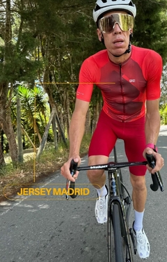 Imagen de JERSEY DE CICLISMO RIGO GO KM 100 UNISEX MODELO MADRID (OPORTUNIDAD ULTIMOS TALLES 85.500 EFECTIVO)