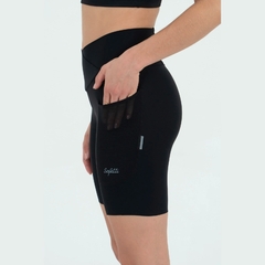 SHORT DE ENTRENOS RUNNIG TREK GYM SAFETTI TITÁN COLOR NEGRO (USD68) no se transparenta - KIWINNER