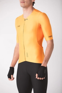 Imagen de JERSEY SAFETTI MODELO ESSENZIALE PASSION FRUIT (USD 109)