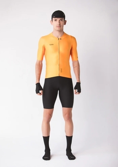 JERSEY SAFETTI MODELO ESSENZIALE PASSION FRUIT (USD 109)