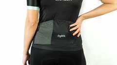 Imagen de JERSEY DE CICLISMO SAFETTI MODELO PEUGEOT BLACK DAMA (81 USD)