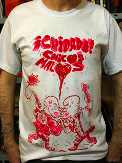 Remera serigrafiada "¡CUIDADO! Chicxs Malxs" en internet