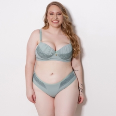 Conjunto Plus Size com Bojo Drapeado e Fio - C9101 na internet