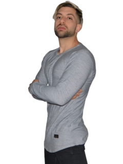 Sweater Hombre Entallado Long Fit Sajón Curvo Slim Two Two Two®