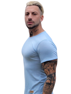 Remeron Hombre Entallado Long Slim Fit Conquer Remera