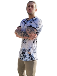 Remeron Hombre Entallado Long Fit Floreada Curvo Slim Remera - comprar online