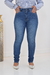 Calça Lelis Jeans Feminina Skinny. Fechamento por botão e zíper. - Artificio Jeans