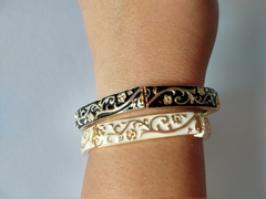 Bracelete Metal Esmaltado Preto - comprar online