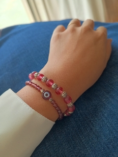 Pulseira de Cristais Rosa e bolinhas de metal na internet