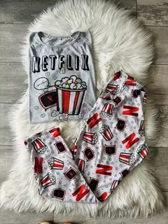 P. LARGO NETFLIX REMERA GRIS