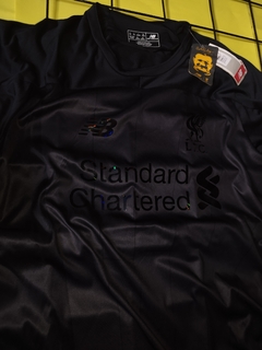 Camiseta New balance del Liverpool (conmemorativa de los 100 años de Bob Paisley) Edición limitada oficial - comprar online