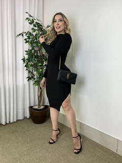 Vestido midi Suellen Preto na internet