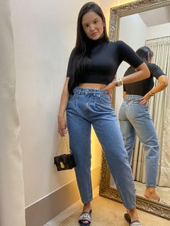 Calça Mom jeans na internet