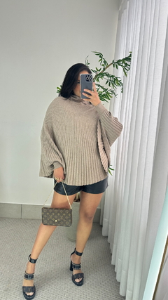 Poncho Max Tricot Nude na internet