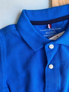 POLO TOMMY HILFIGER BASICA AZUL INFANTIL