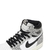 Air Jordan 1 Retro High OG 'White Cement' na internet