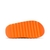 Yeezy Slides 'Enflame Orange' na internet