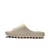 Yeezy Slides 'Bone' na internet