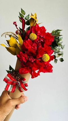 BUQUE DE FLORES SECAS NO CONE - comprar online