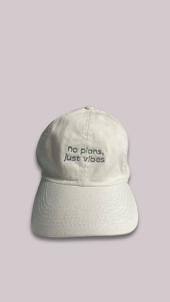 Dad Hat No Plans, Just Vibes na internet