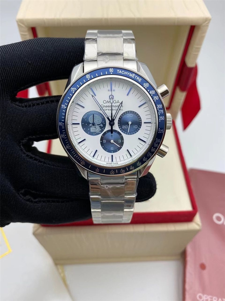 OMEGA Speedmaster Silver Snoopy Award 50th Anniversary