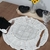 Kit com 2 Lugares Americanos Face Única com Babado Grid Off White Mesa Posta Minimalista - Loja Fashion Home