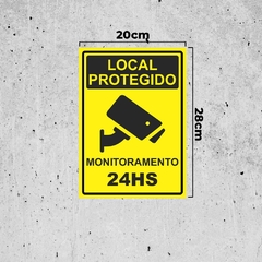 Placa de Sinalização Local Protegido 24h em Pvc na internet