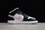 Air Jordan 1 Mid en internet